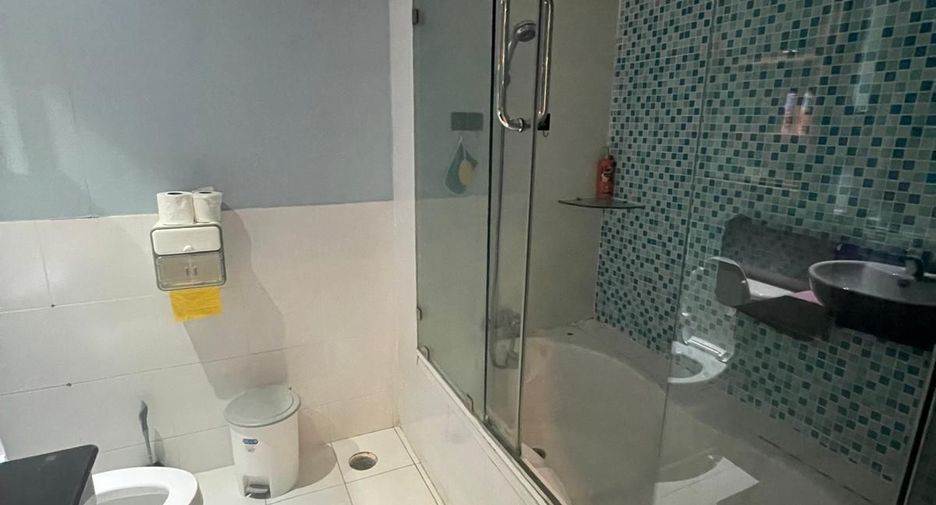 For rent 2 bedrooms condo in Phra Khanong, Bangkok