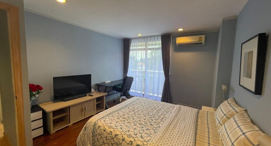 For rent 2 bedrooms condo in Phra Khanong, Bangkok