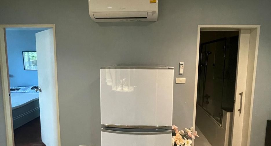 For rent 2 bedrooms condo in Phra Khanong, Bangkok