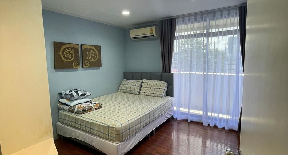 For rent 2 bedrooms condo in Phra Khanong, Bangkok