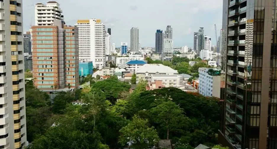 For rent 2 bedrooms condo in Khlong Toei, Bangkok