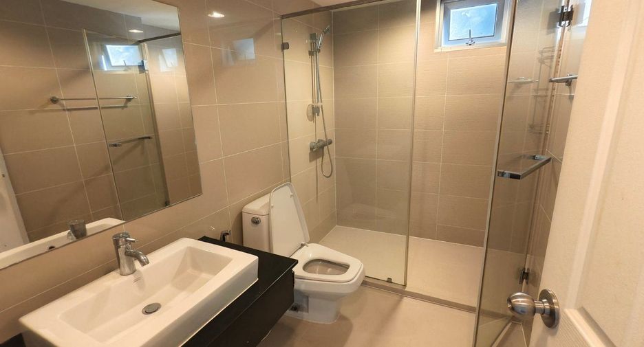 Wohnung zur Miete mit 2 Zimmer in Huai Khwang, Bangkok