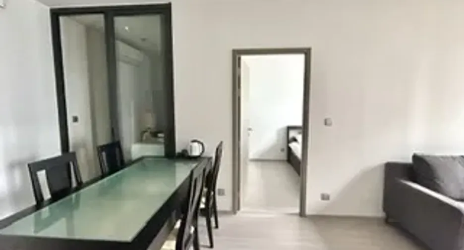 For rent 2 bedrooms condo in Huai Khwang, Bangkok