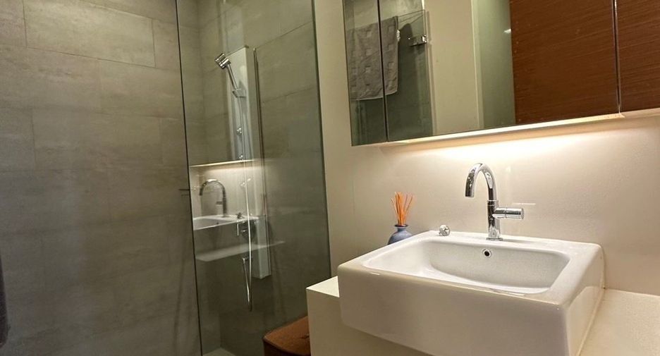 Condo en alquiler de 2 habitaciones en Khlong Toei, Bangkok