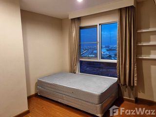 For rent 3 bedrooms condo in Huai Khwang, Bangkok