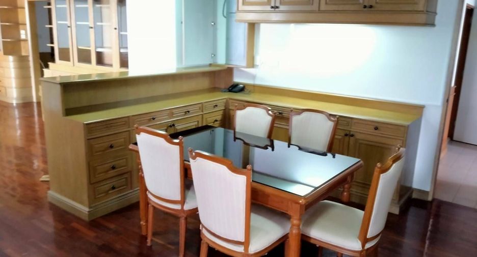 For rent 3 bedrooms condo in Watthana, Bangkok