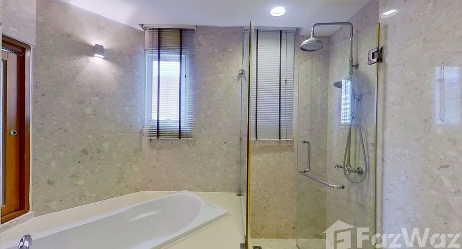 For rent 2 bedrooms apartment in Watthana, Bangkok