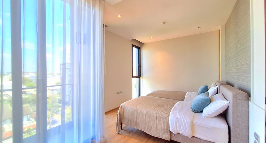 For rent 3 bedrooms condo in Mueang Samut Prakan, Samut Prakan