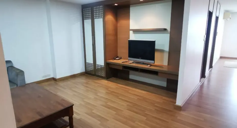 For rent 1 bed condo in Phra Khanong, Bangkok