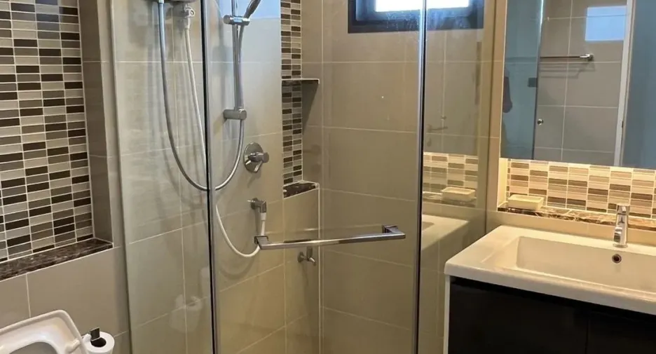 For rent 4 bedrooms house in Bang Kapi, Bangkok