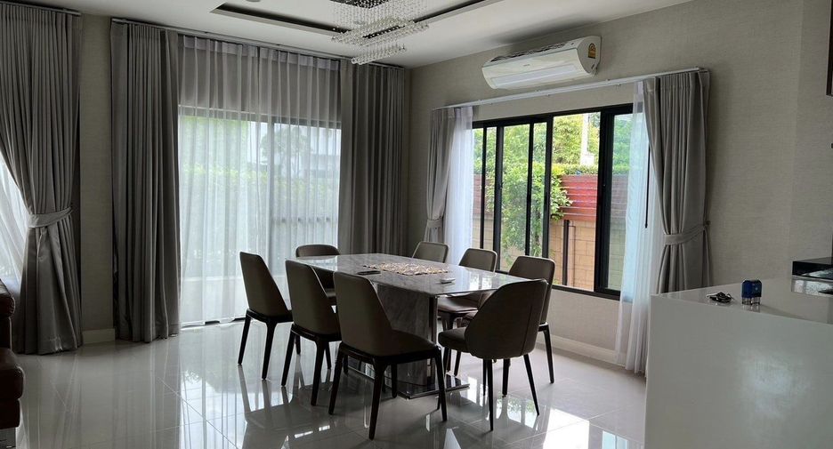 For rent 4 bedrooms house in Bang Kapi, Bangkok