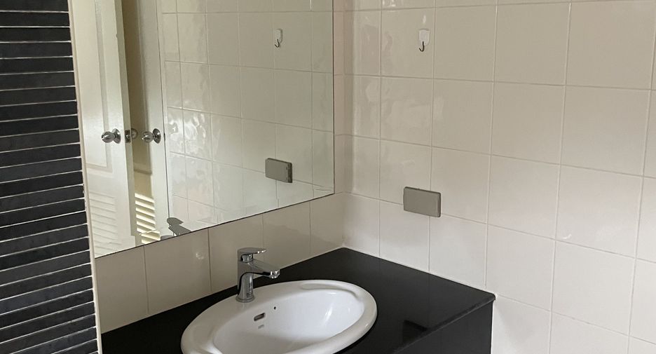 For rent 1 bed apartment in Khlong Toei, Bangkok