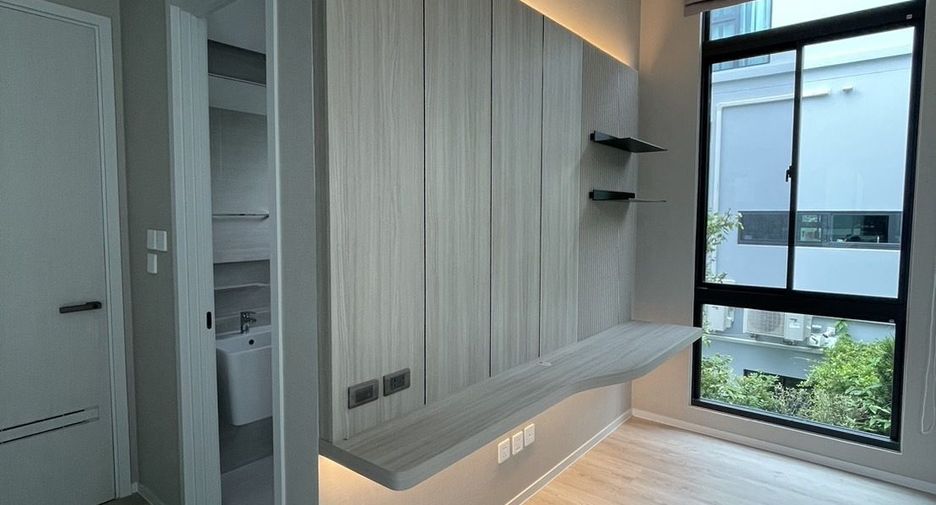Haus zur Miete mit 4 Zimmer in Saphan Sung, Bangkok
