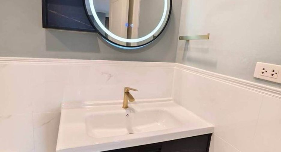 For rent 2 bedrooms condo in Sathon, Bangkok