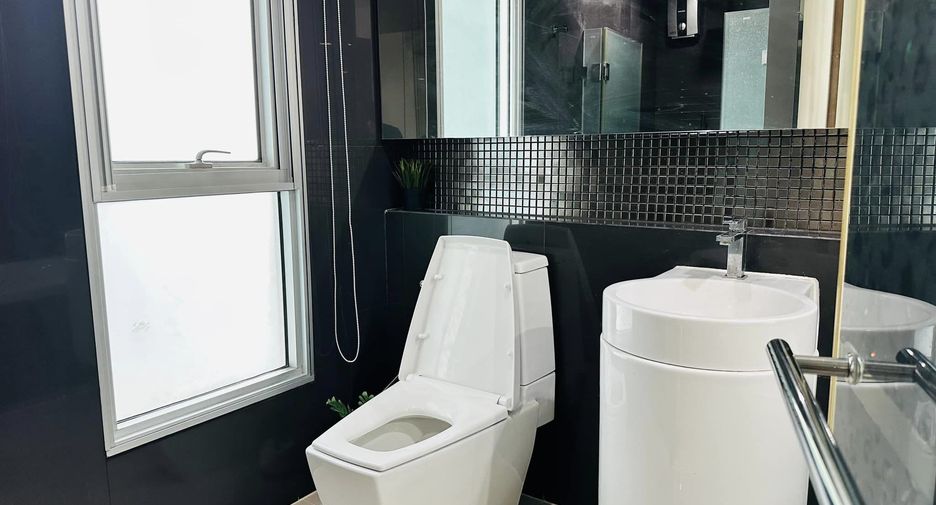 Wohnung zur Miete mit 2 Zimmer in Phra Khanong, Bangkok