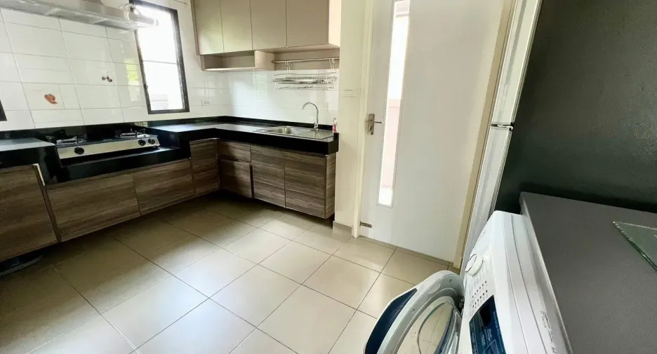 For rent 4 bedrooms house in Bang Phli, Samut Prakan