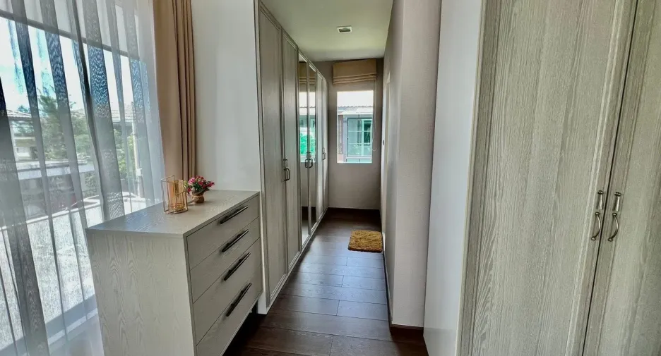 For rent 4 bedrooms house in Bang Phli, Samut Prakan