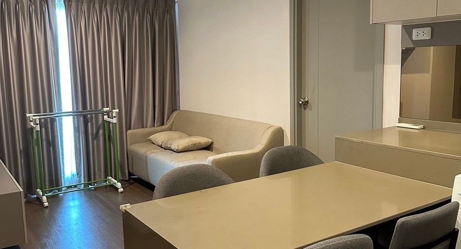 For rent 2 bedrooms condo in Phra Khanong, Bangkok