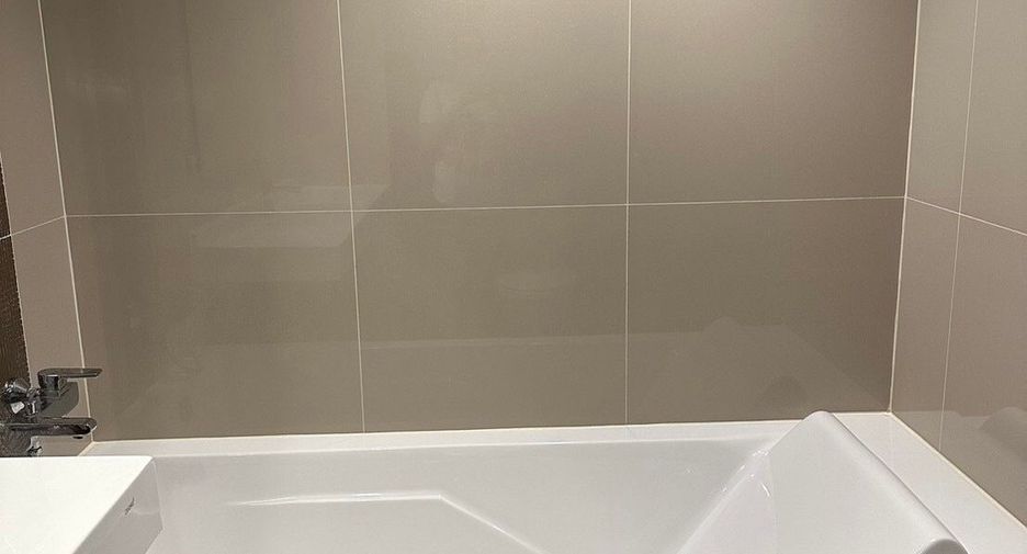 For rent 2 bedrooms condo in Phra Khanong, Bangkok