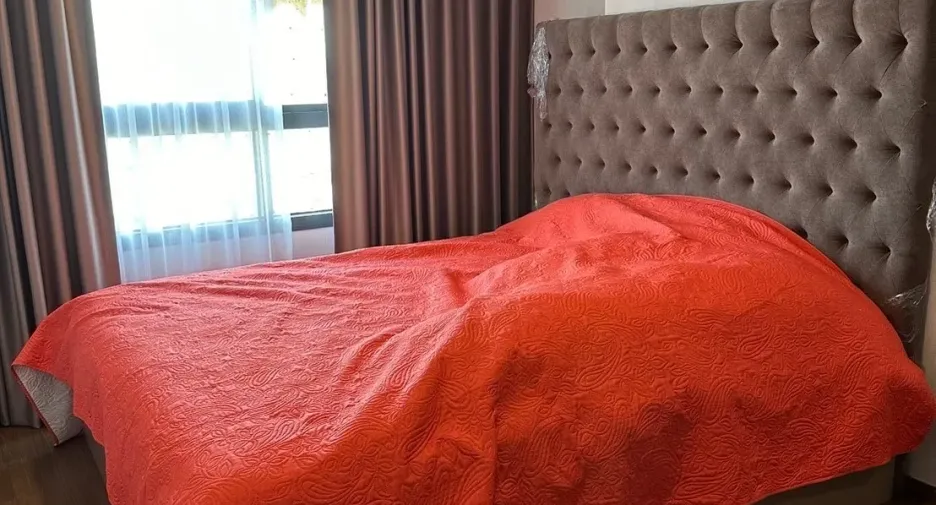 For rent 2 bedrooms condo in Phra Khanong, Bangkok