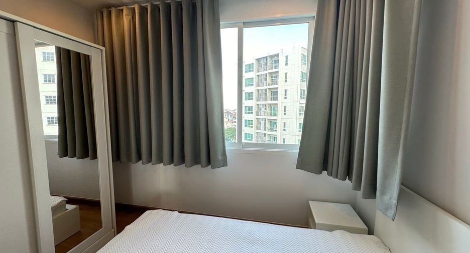 For rent 2 bedrooms condo in Huai Khwang, Bangkok