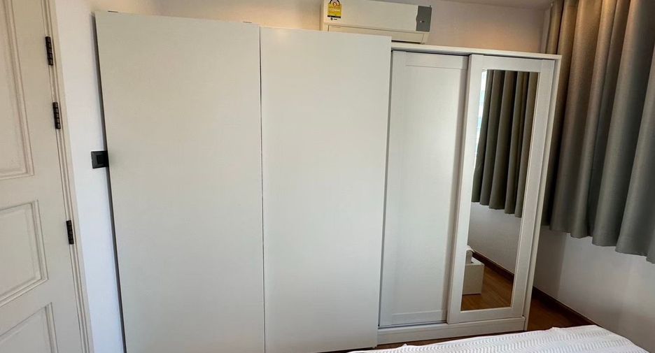 For rent 2 bedrooms condo in Huai Khwang, Bangkok