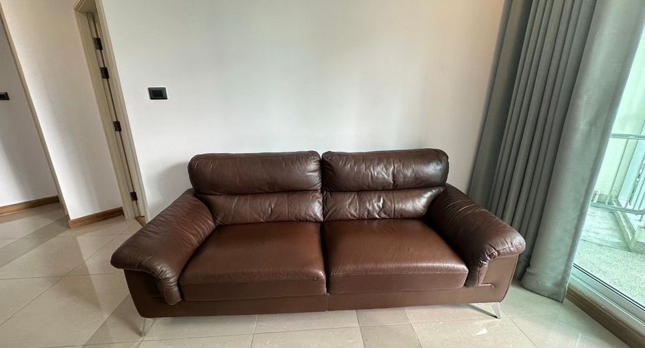 For rent 2 bedrooms condo in Huai Khwang, Bangkok