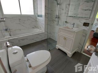 For rent 3 bedrooms apartment in Watthana, Bangkok