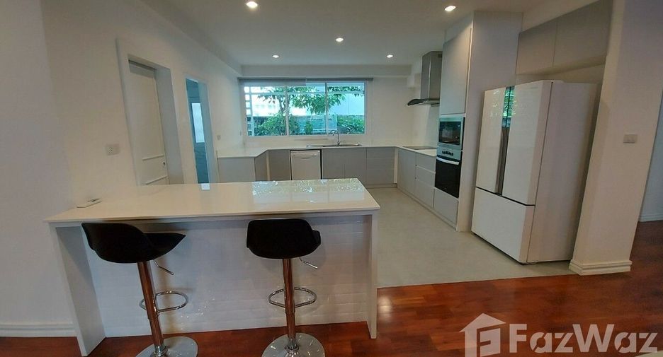 À louer 3 chambres appartement à Watthana, Bangkok