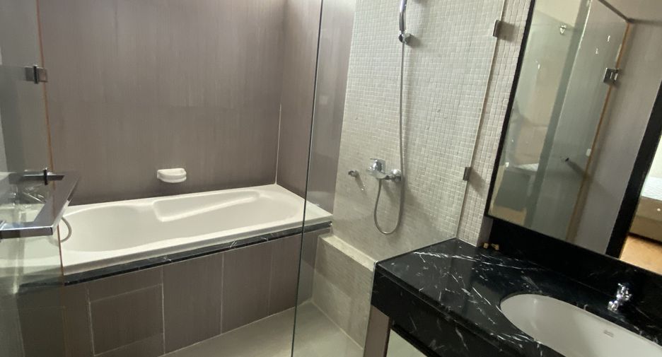 For rent 2 bedrooms condo in Watthana, Bangkok