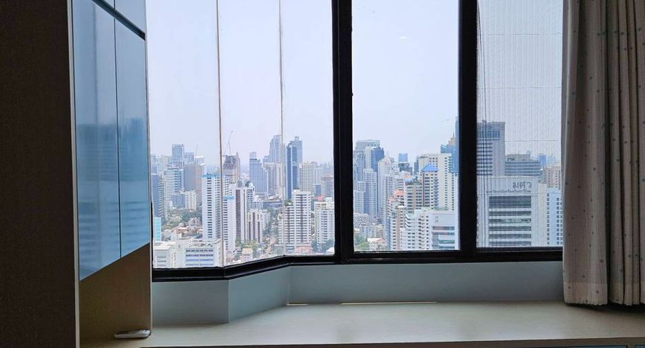 For rent 2 bedrooms condo in Watthana, Bangkok