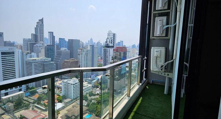 For rent 2 bedrooms condo in Watthana, Bangkok