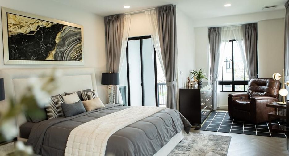 For rent 4 bedrooms house in Saphan Sung, Bangkok
