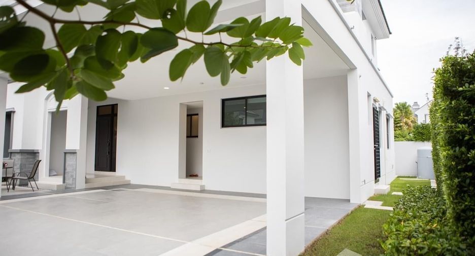 For rent 4 bedrooms house in Saphan Sung, Bangkok
