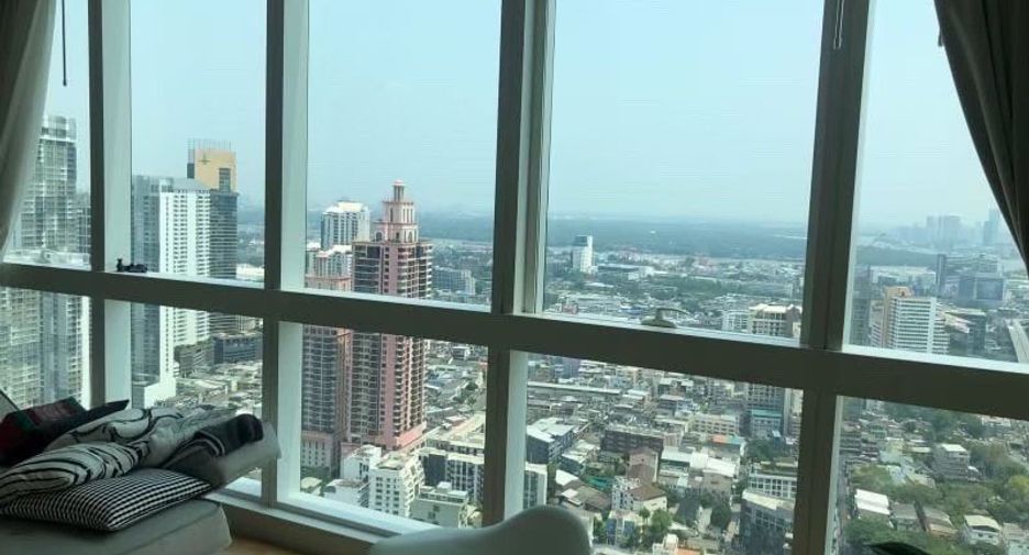 For rent 3 bedrooms condo in Khlong Toei, Bangkok