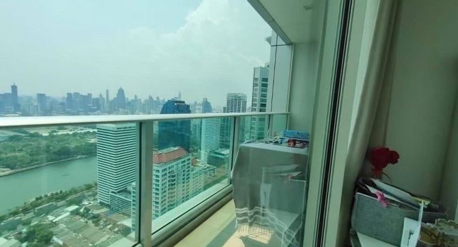 For rent 3 bedrooms condo in Khlong Toei, Bangkok
