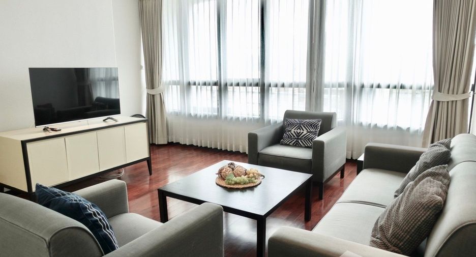 For rent 3 bedrooms condo in Pathum Wan, Bangkok