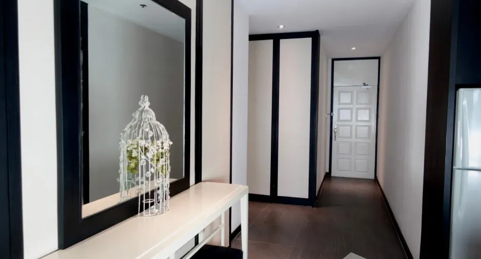 For rent 3 bedrooms condo in Pathum Wan, Bangkok