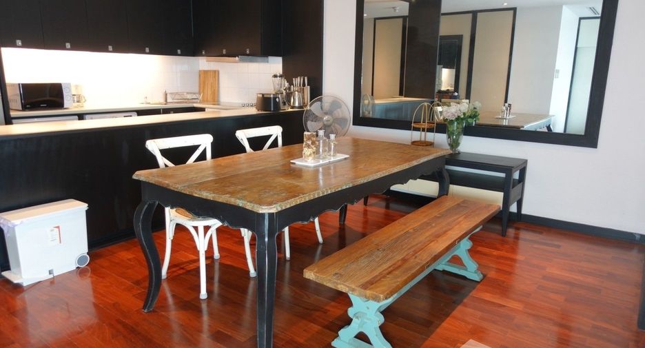 For rent 3 bedrooms condo in Pathum Wan, Bangkok