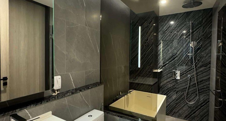 For rent 2 bedrooms condo in Watthana, Bangkok