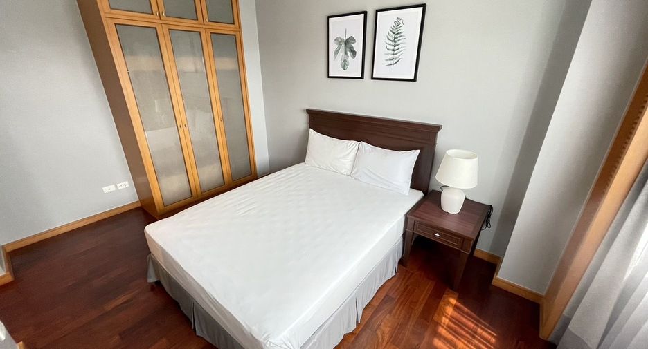For rent 3 bedrooms apartment in Sathon, Bangkok