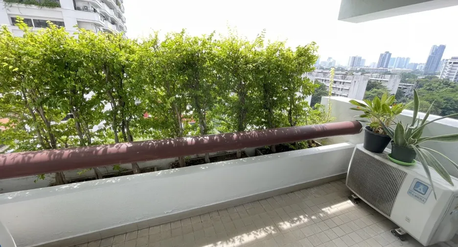 For rent 3 bedrooms apartment in Sathon, Bangkok