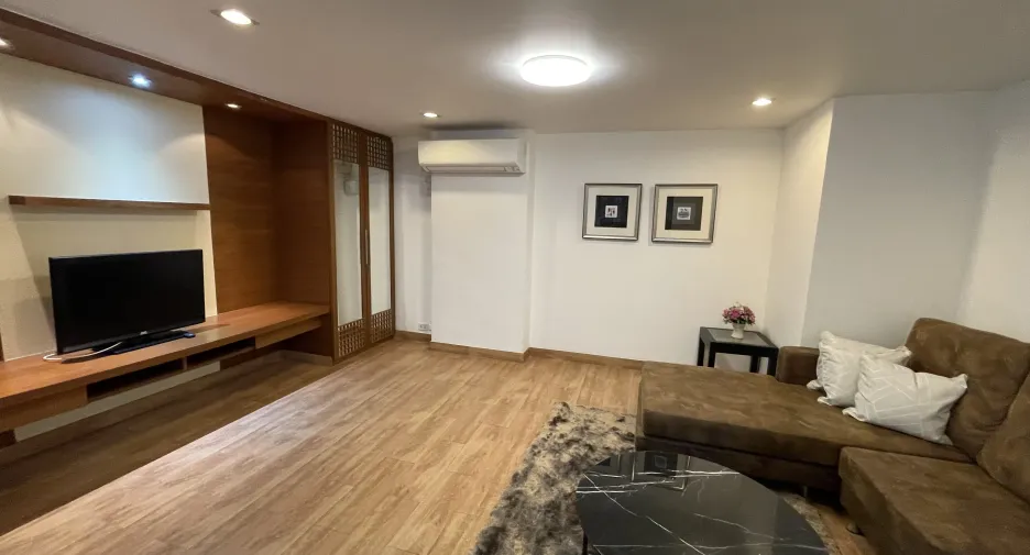For rent 1 bed condo in Phra Khanong, Bangkok