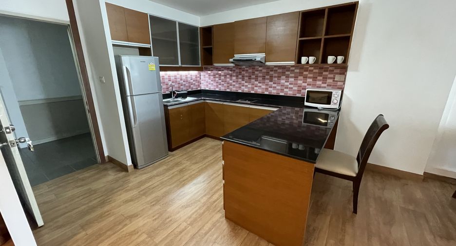 For rent 1 bed condo in Phra Khanong, Bangkok