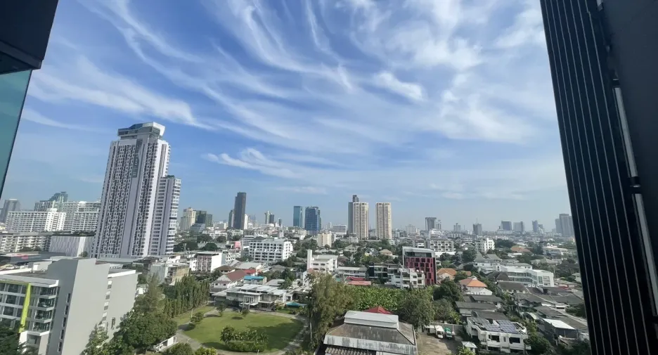 For rent 1 bed condo in Watthana, Bangkok