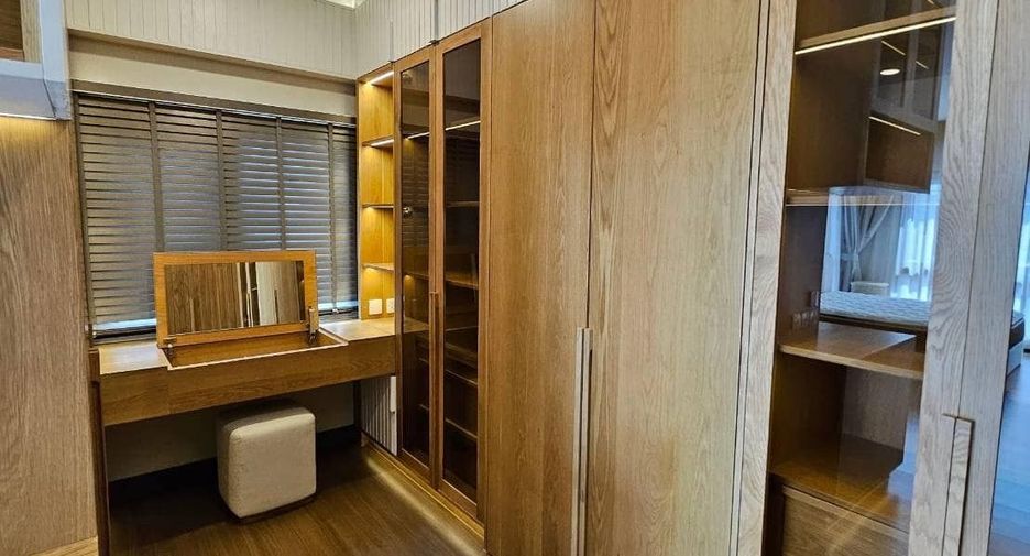 Casa en alquiler de 5 habitaciones en Bang Phli, Samut Prakan