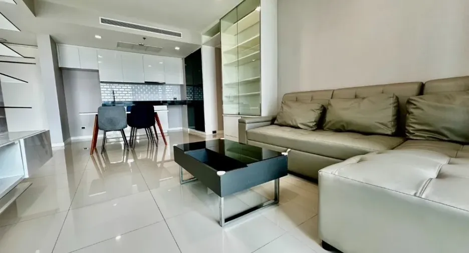 For rent 2 bedrooms condo in Yan Nawa, Bangkok