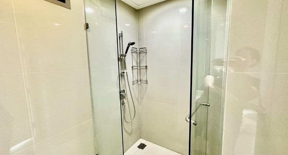 For rent 2 bedrooms condo in Yan Nawa, Bangkok