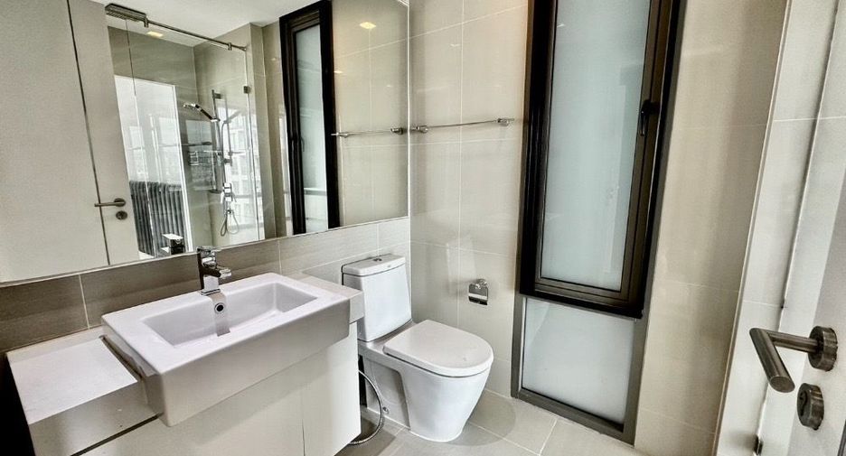For rent 2 bedrooms condo in Yan Nawa, Bangkok