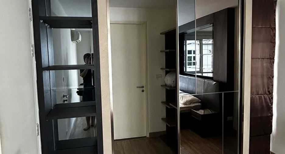 For rent 2 bedrooms condo in Khlong Toei, Bangkok